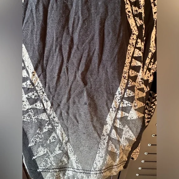 Express Tee - Size small, oversized for M - Picture 3 of 3